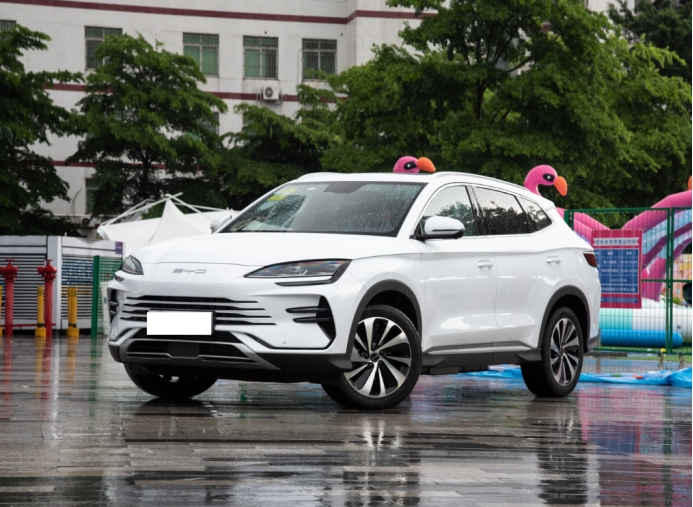 蓝电E5的价格已卷进10万内,同款迪动力价差近6万,宋PLUS能接招吗?