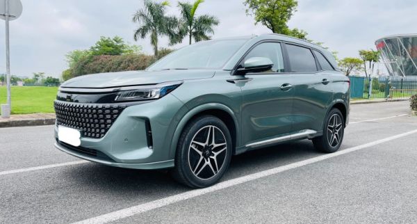 谁说油价高就不能买SUV?看看插混SUV蓝电E5如何解忧