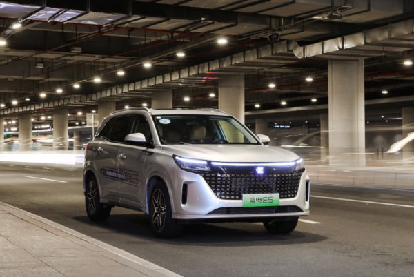 都是10万左右插混SUV,蓝电E5对比启辰大V DD-i;选谁更划算?